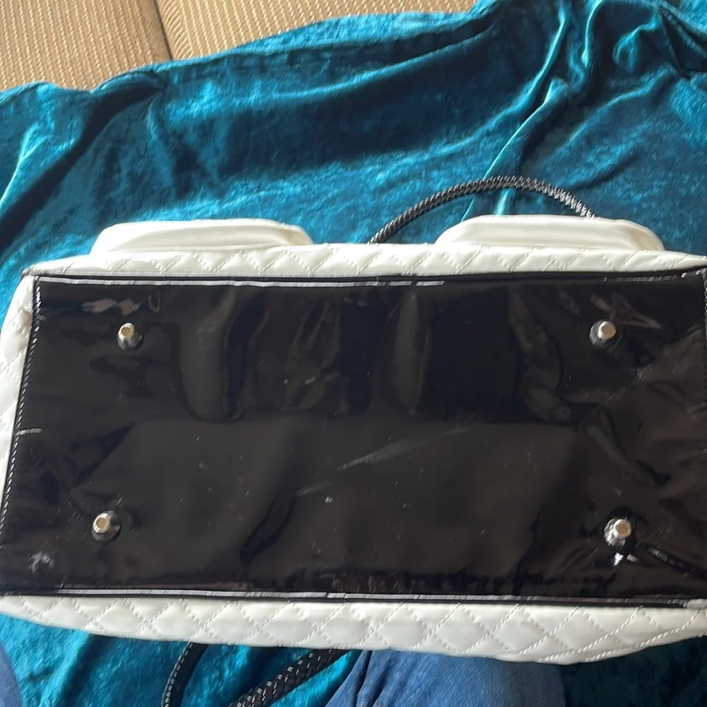 Faux patent leather quilted pet carrier